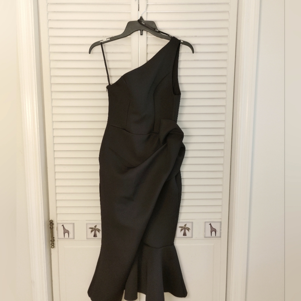 ASOS Elegant Black One-Shoulder Dress - Picture 4 of 8